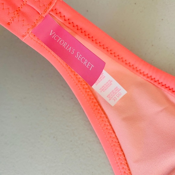 ✨NWOT VS HALTER TOP✨ - Picture 3 of 4